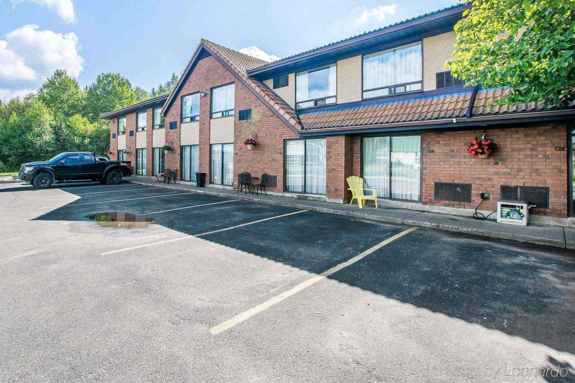 Comfort Inn Kirkland Lake Exterior foto